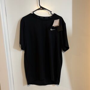 Nike Men's Black Short Sleeve Tee